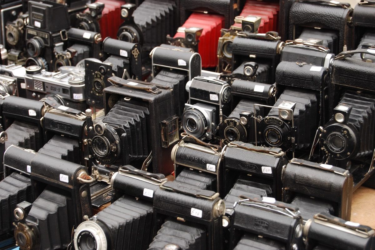 antique cameras lined up